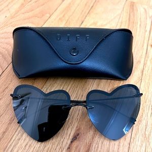 Women’s Diff Eyewear Heart Sunglasses